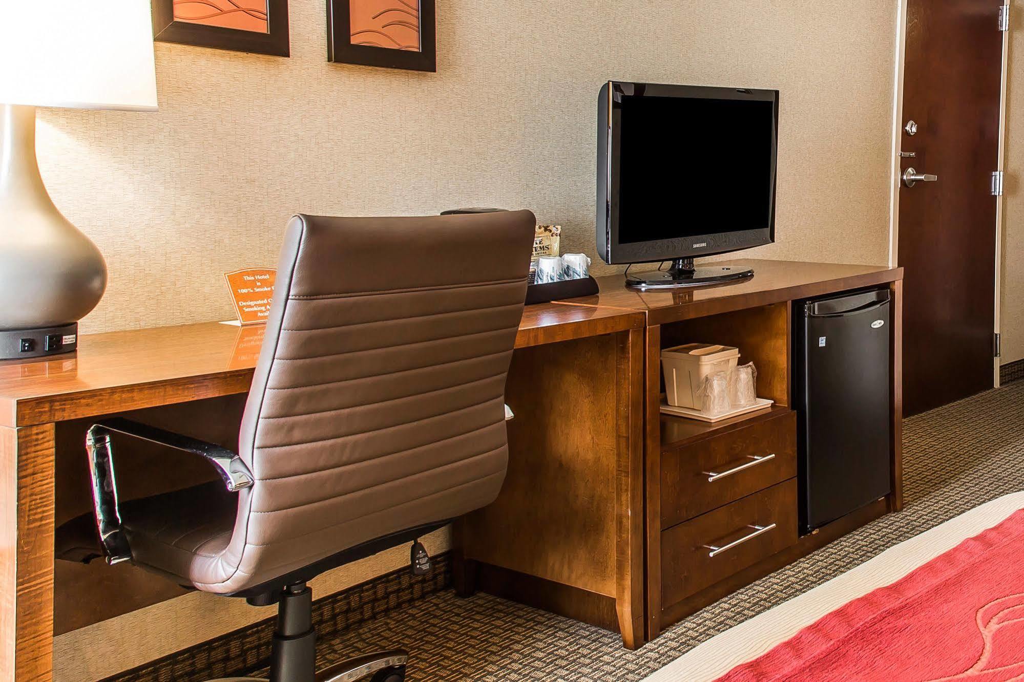 Comfort Inn Бостън Екстериор снимка