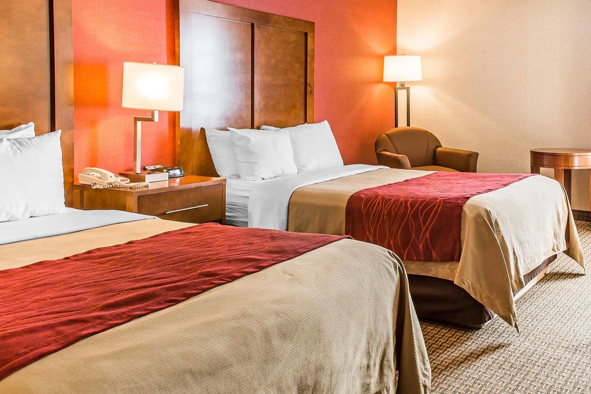 Comfort Inn Бостън Екстериор снимка
